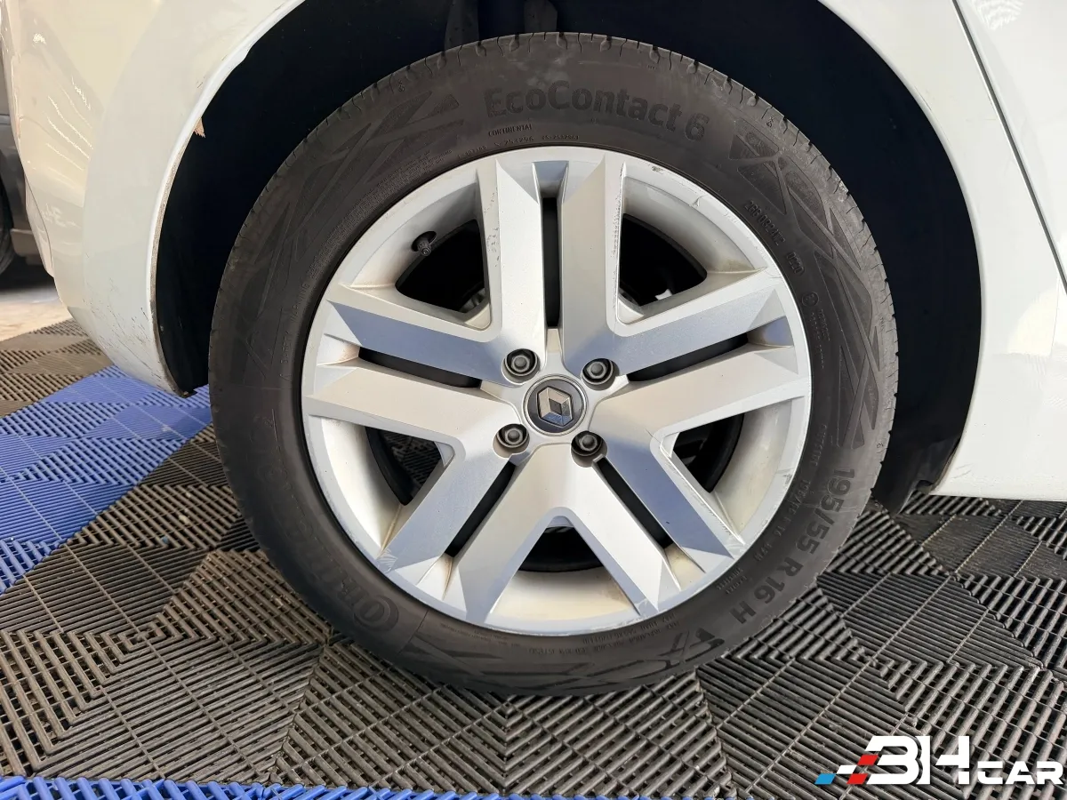 Renault Clio - photo 28