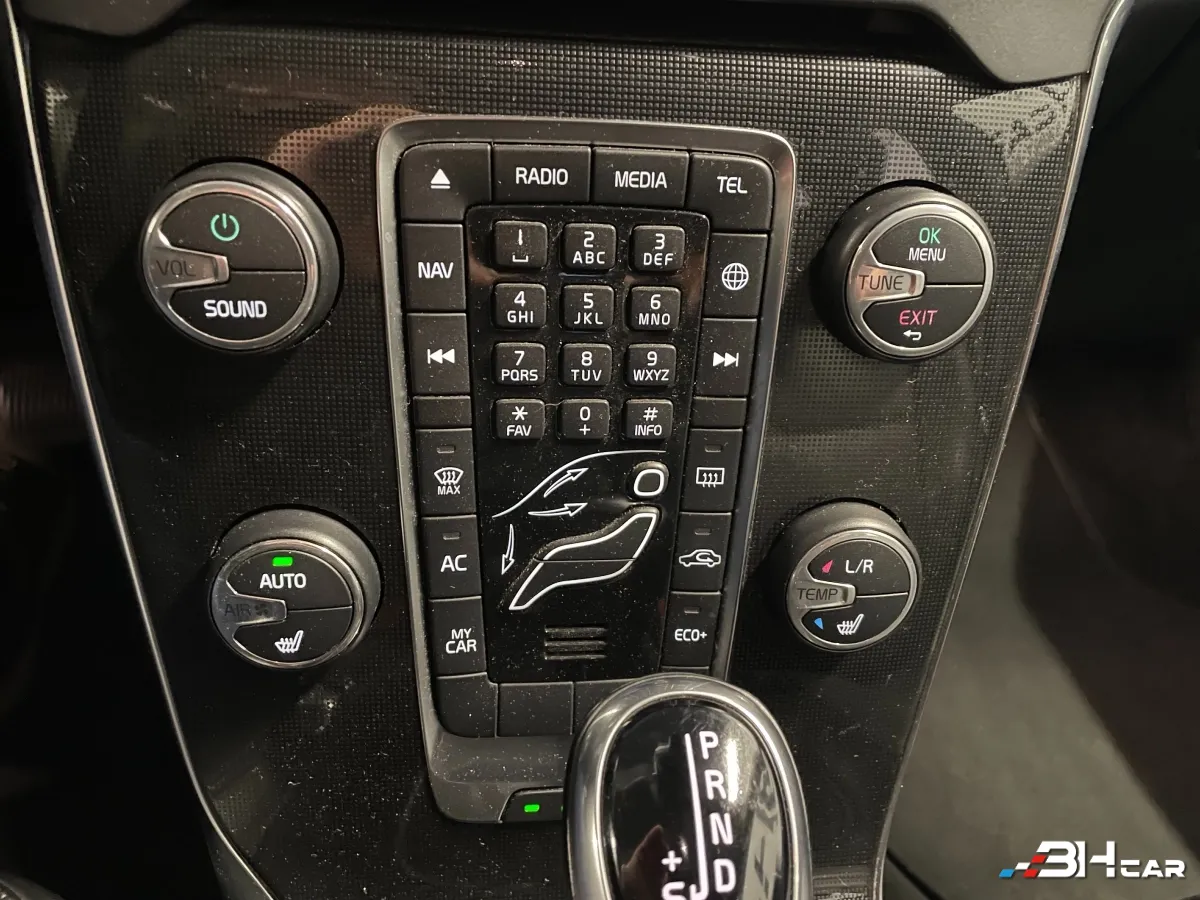Volvo V40 - photo 25