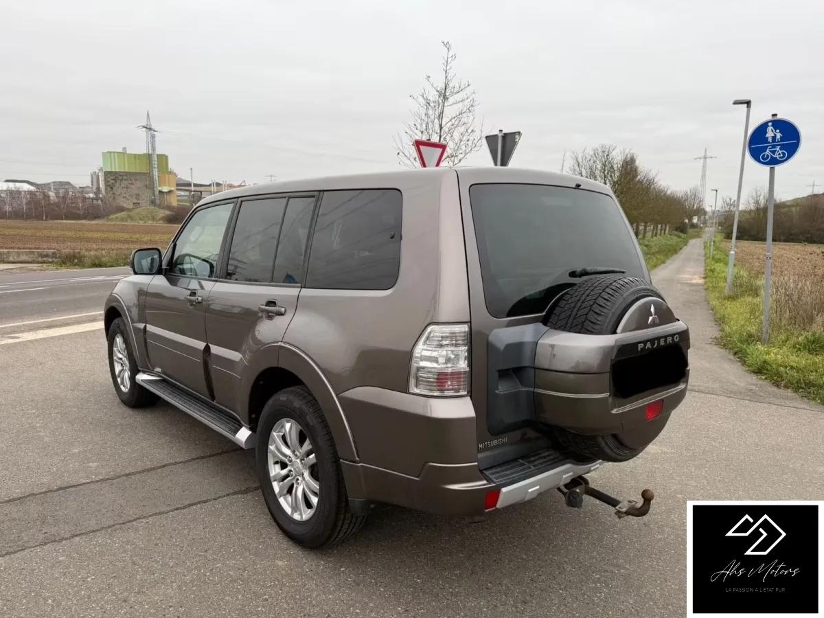 Mitsubishi Pajero 3.2 DID 200 LONG INSTYLE 4WD BVA