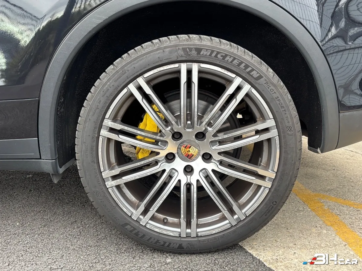 Porsche Cayenne - photo 12
