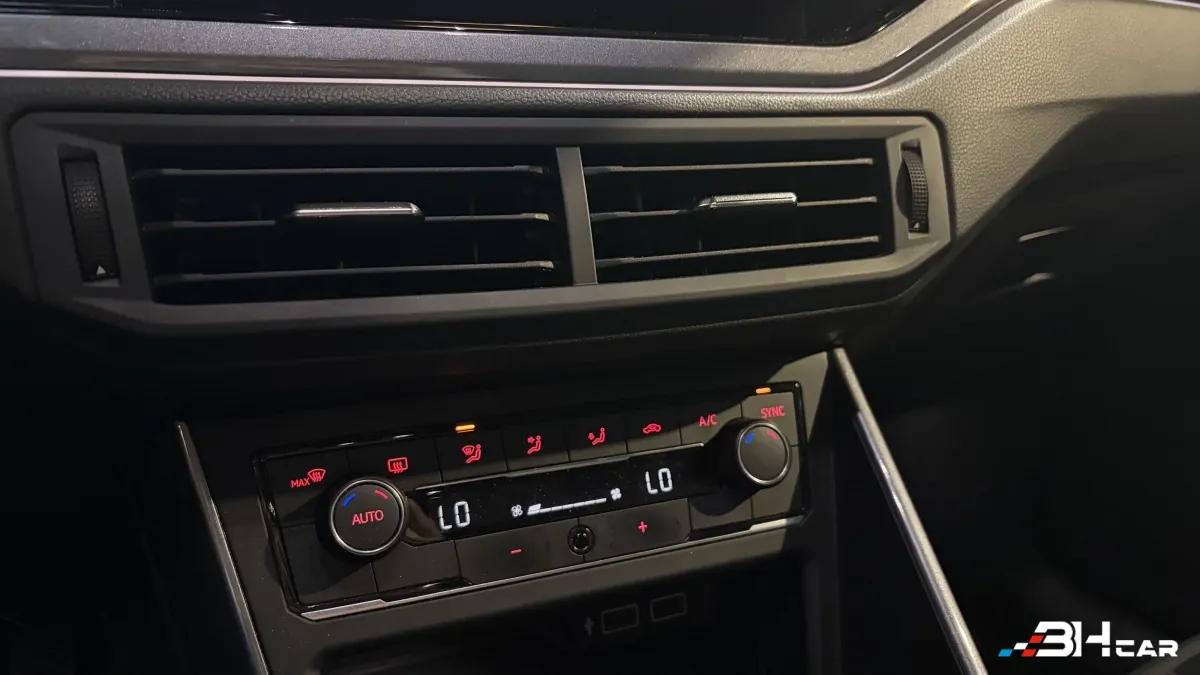 Volkswagen Polo - photo 24