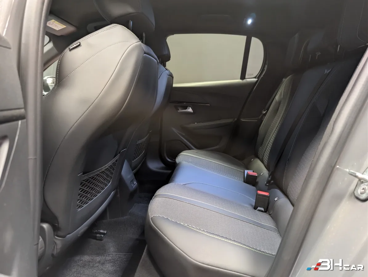 Peugeot 208 - photo 21