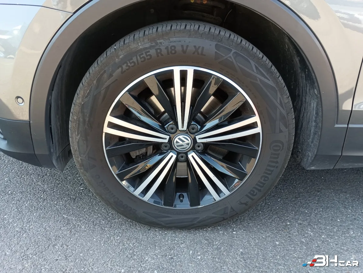 Volkswagen Tiguan - photo 12
