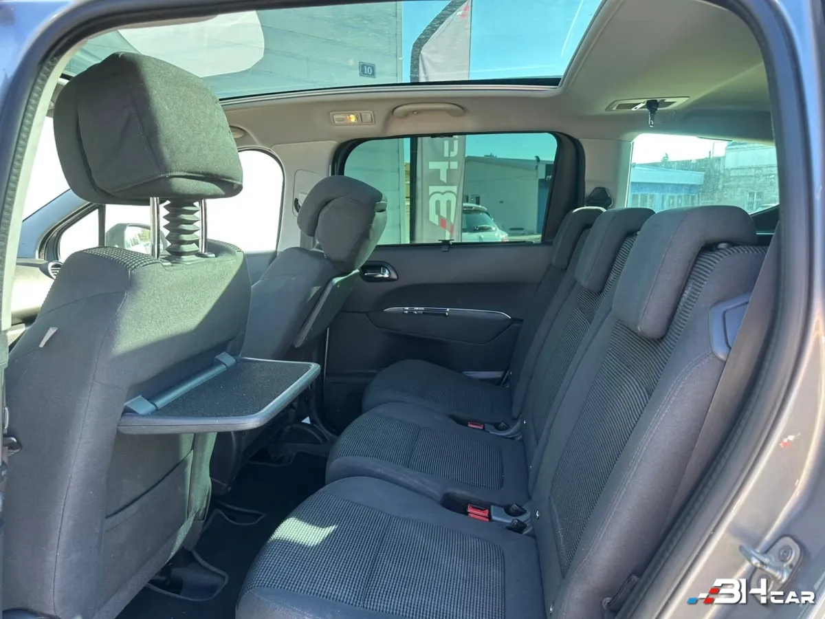 Peugeot 5008 - photo 8