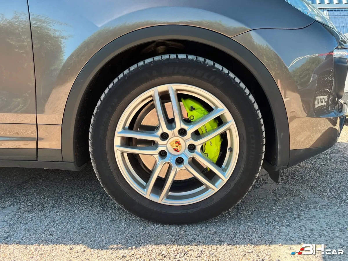 Porsche Cayenne - photo 28