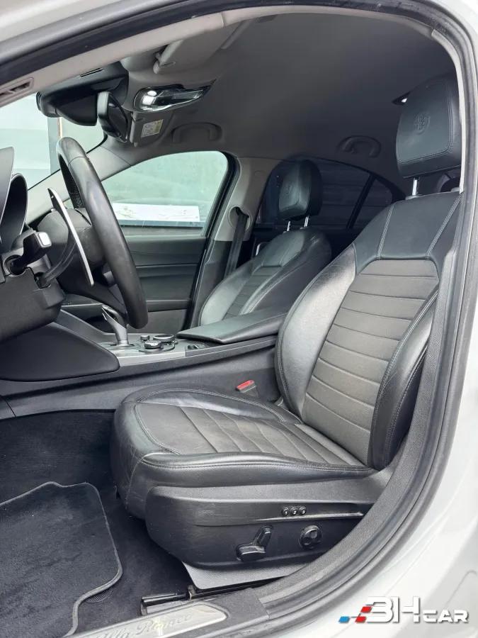 Aperçu indisponible de Alfa Romeo Giulia