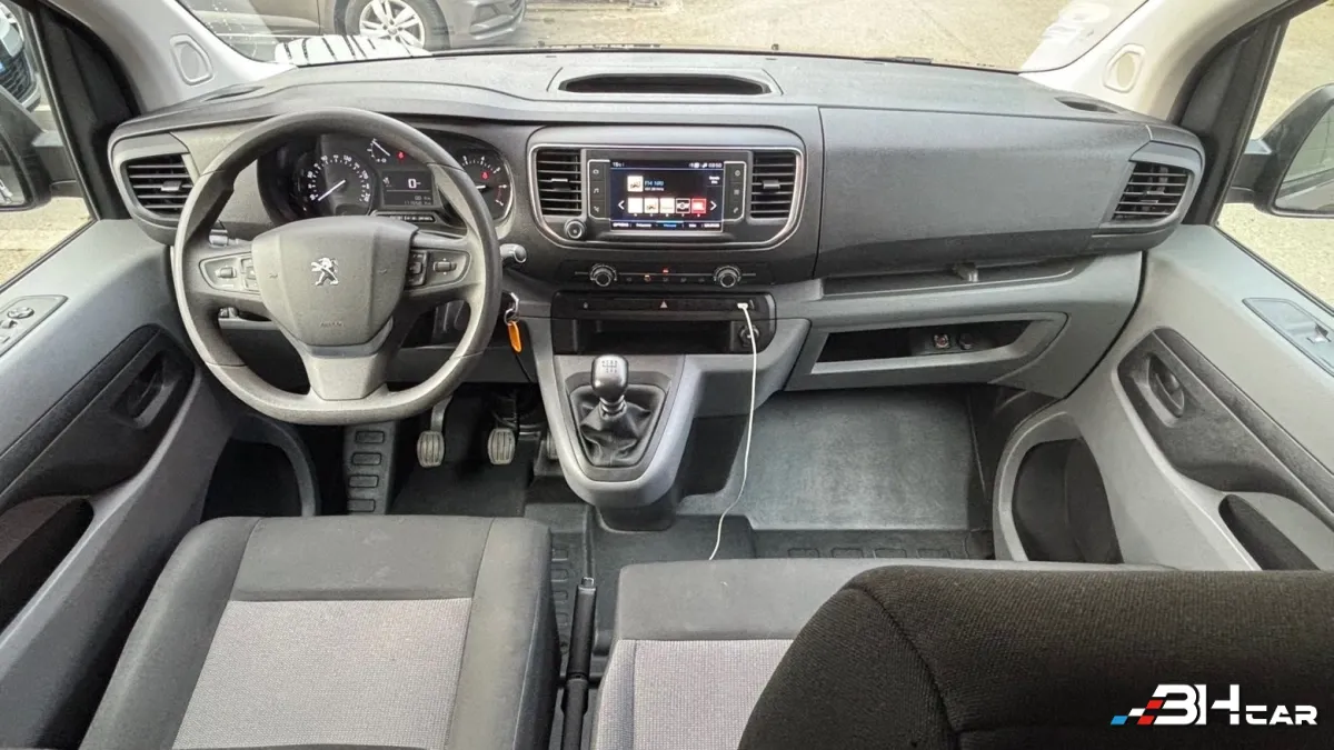 Peugeot Traveller - photo 8