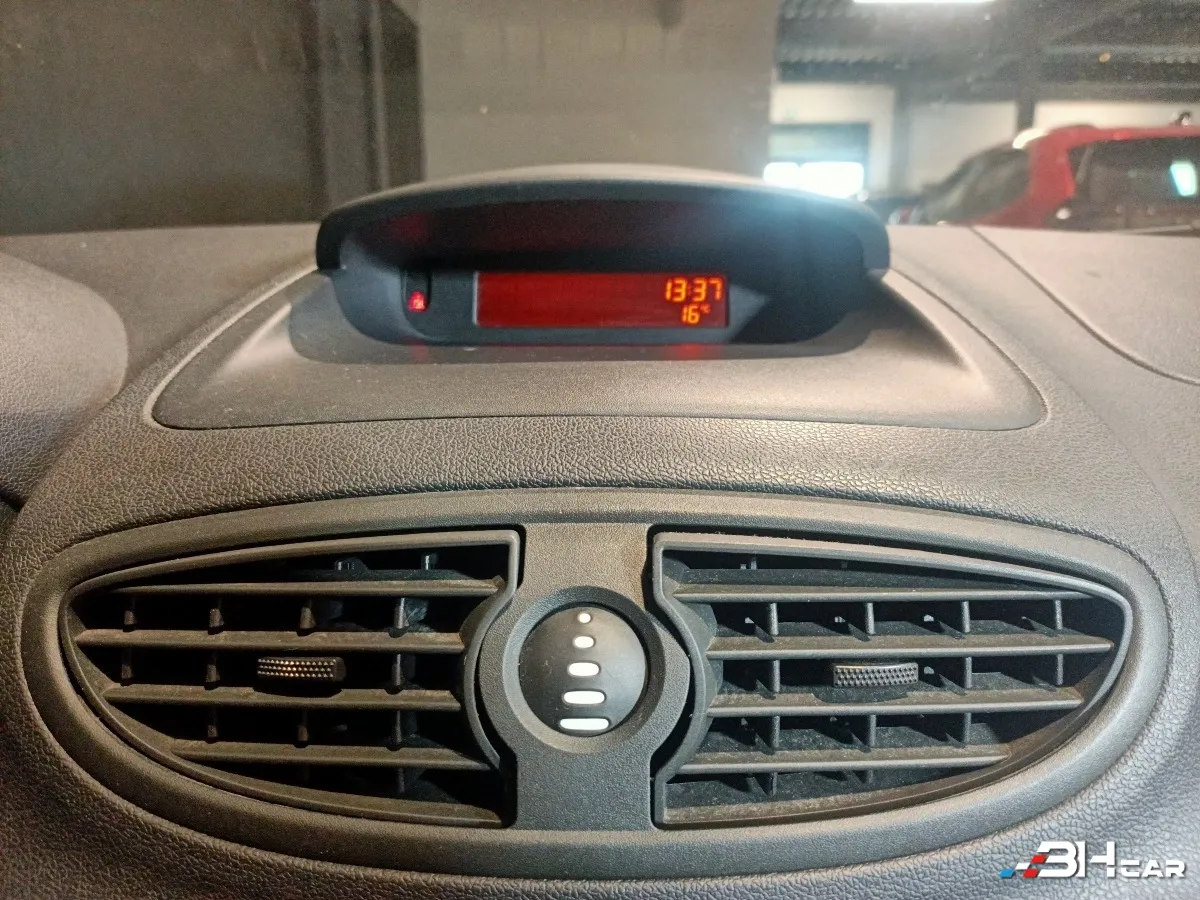 Renault Clio - photo 8