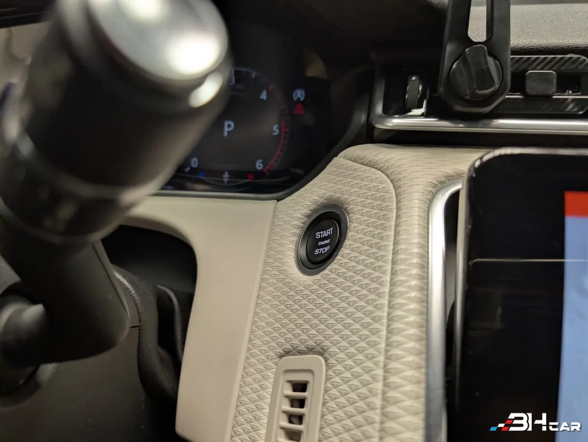 Land Rover Range Rover Velar - photo 16