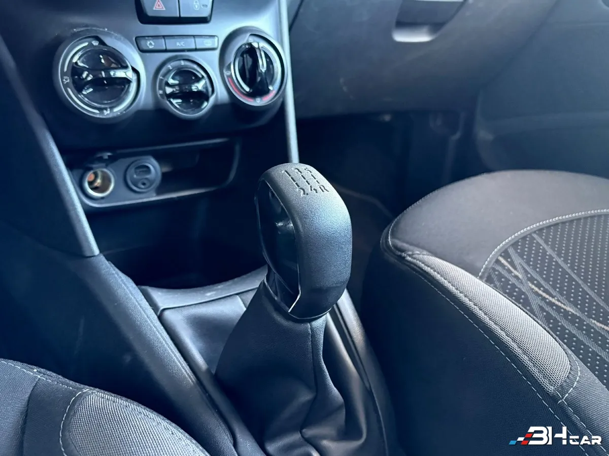 Peugeot 208 - photo 14