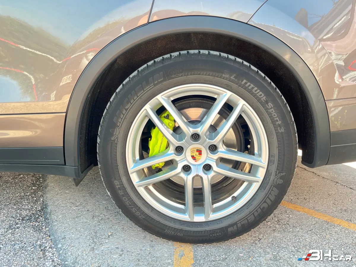 Porsche Cayenne - photo 29