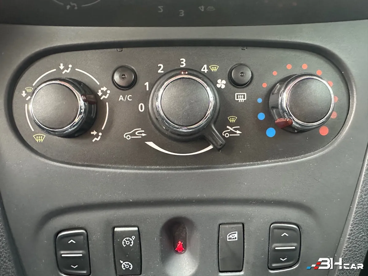 Dacia Sandero - photo 18