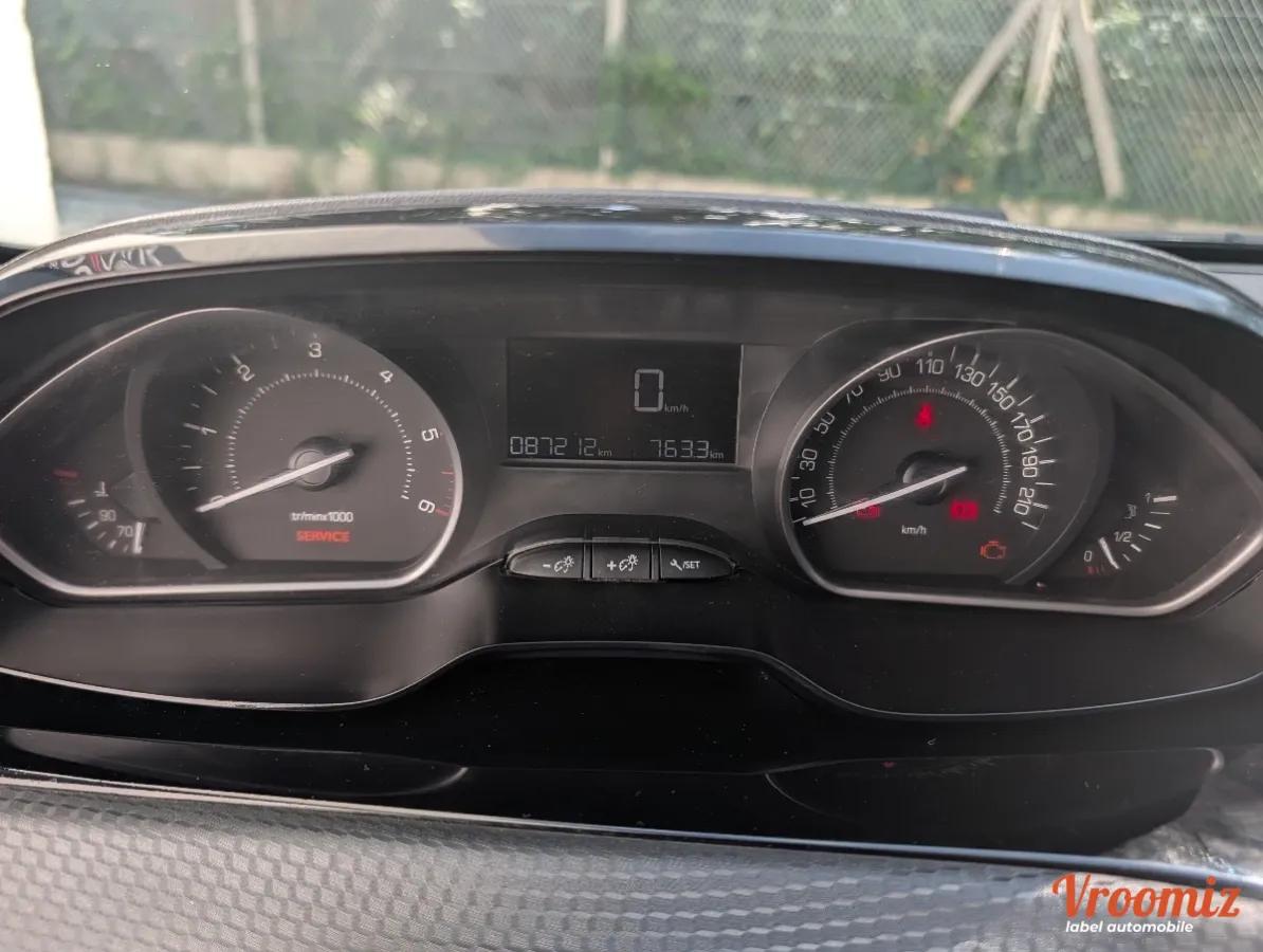 Peugeot 208 GENERATION-I 1.6 BLUEHDI 75 STYLE
