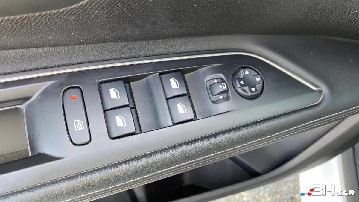 Aperçu indisponible de Peugeot 5008