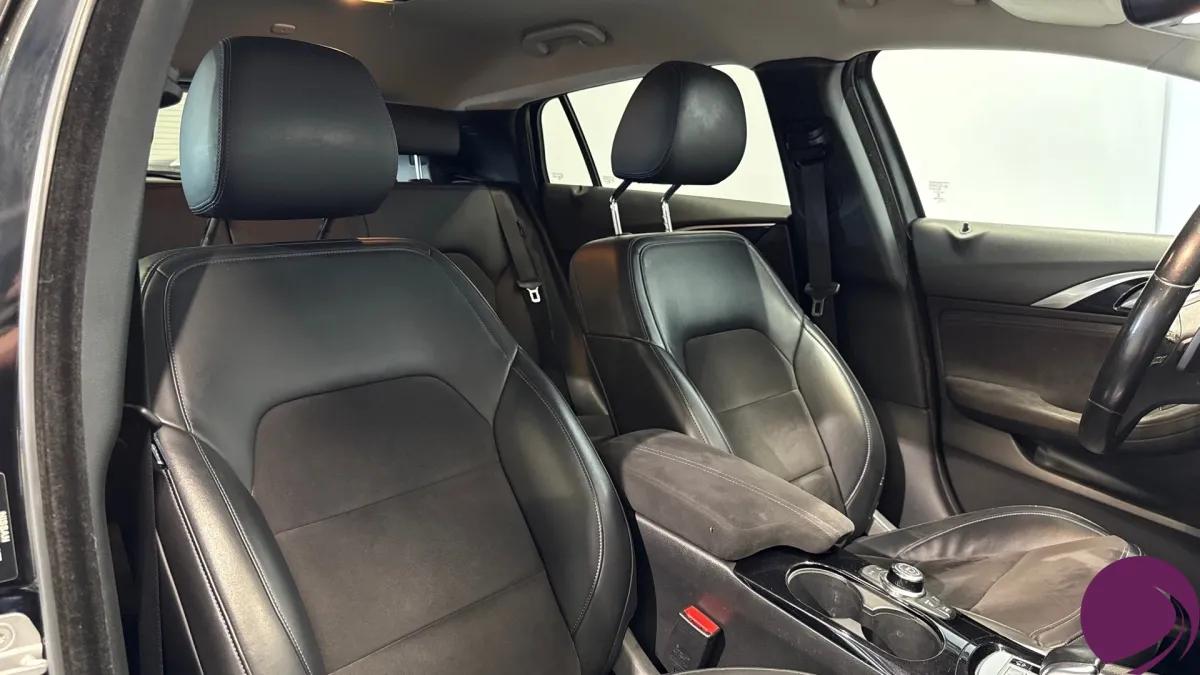 Infiniti Q30
