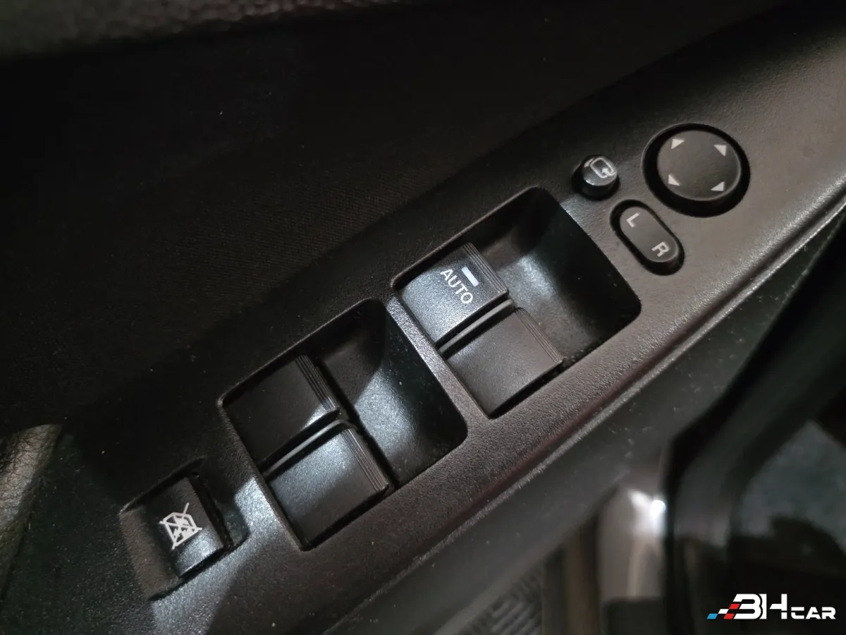 Mazda 3 - photo 15