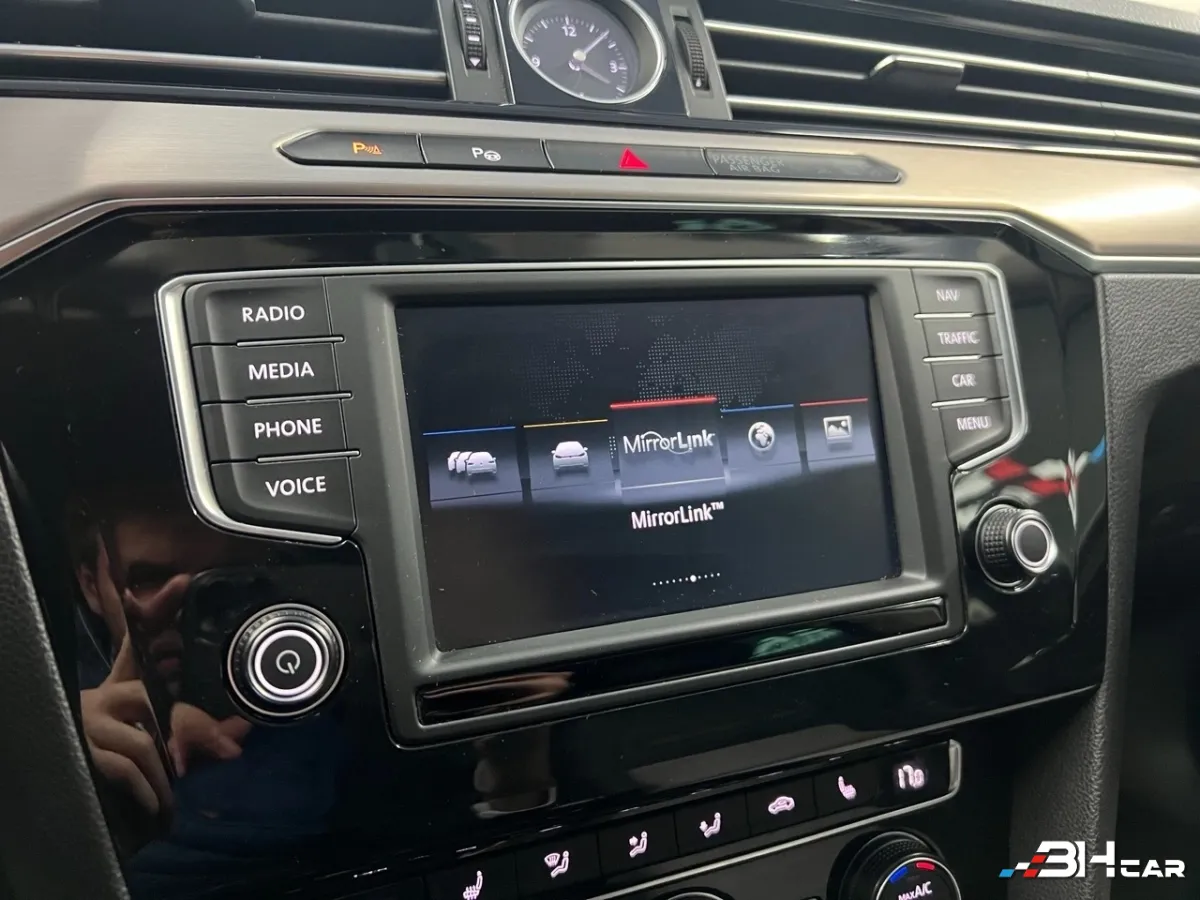 Volkswagen Passat - photo 24