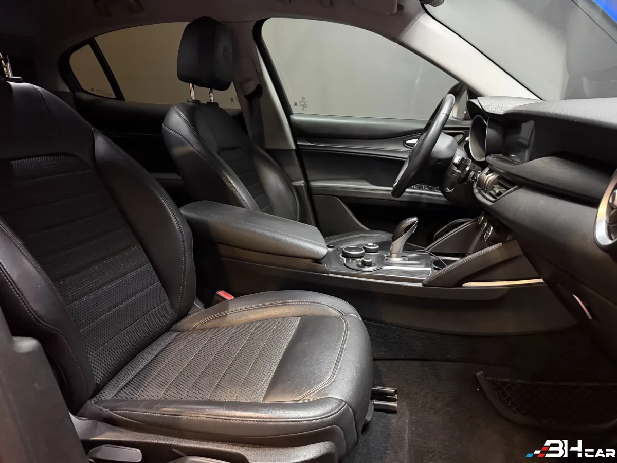 Alfa Romeo Stelvio - photo 10