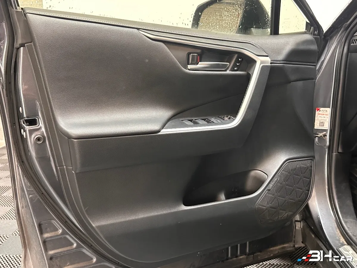Toyota Rav-4 - photo 14
