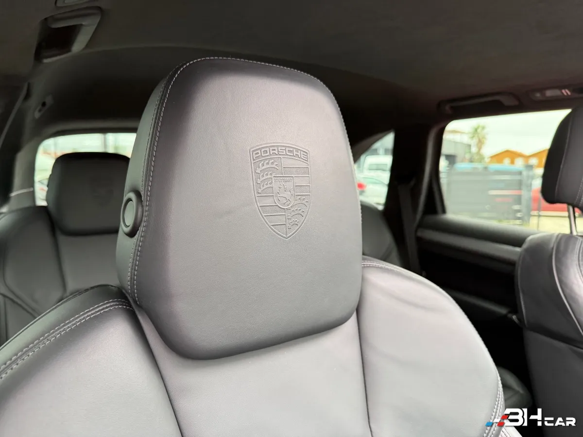 Porsche Cayenne - photo 17