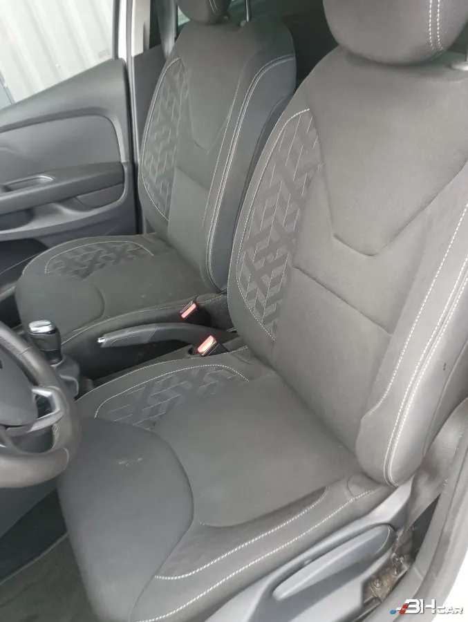 Renault Clio - photo 18