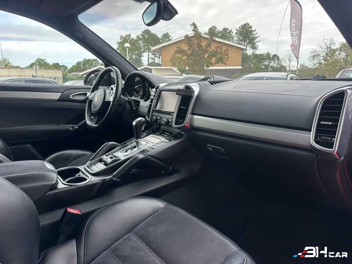 Porsche Cayenne - photo 10