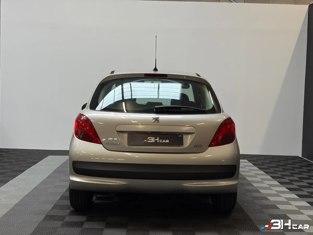 Peugeot 207 - photo 4