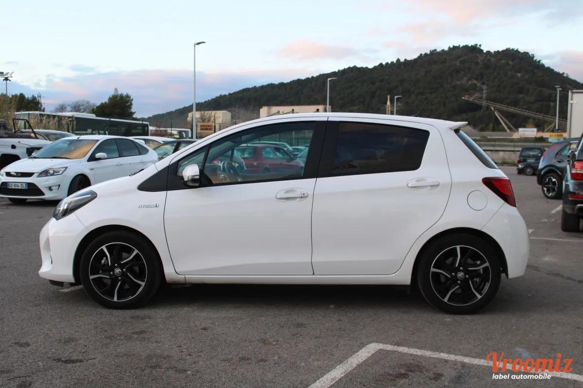 TOYOTA Yaris 3 phase 2 HSD 100h Design 5p