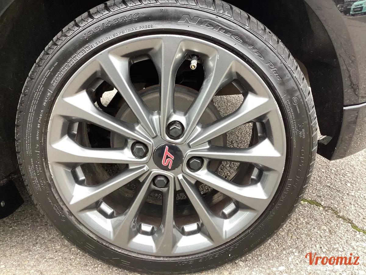 Ford Fiesta 1.0 SCTI 100 VIGNALE BLACK