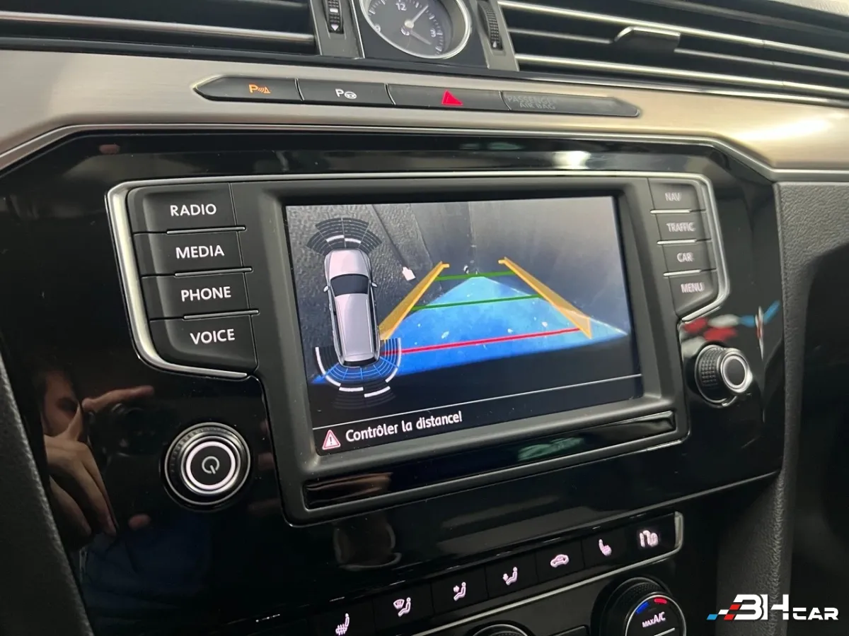 Volkswagen Passat - photo 22