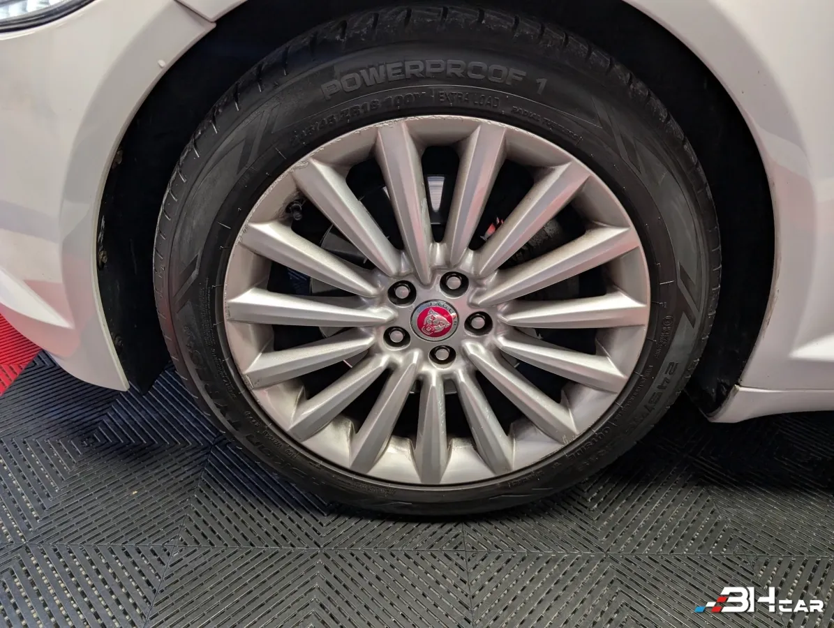 Jaguar Xf - photo 20
