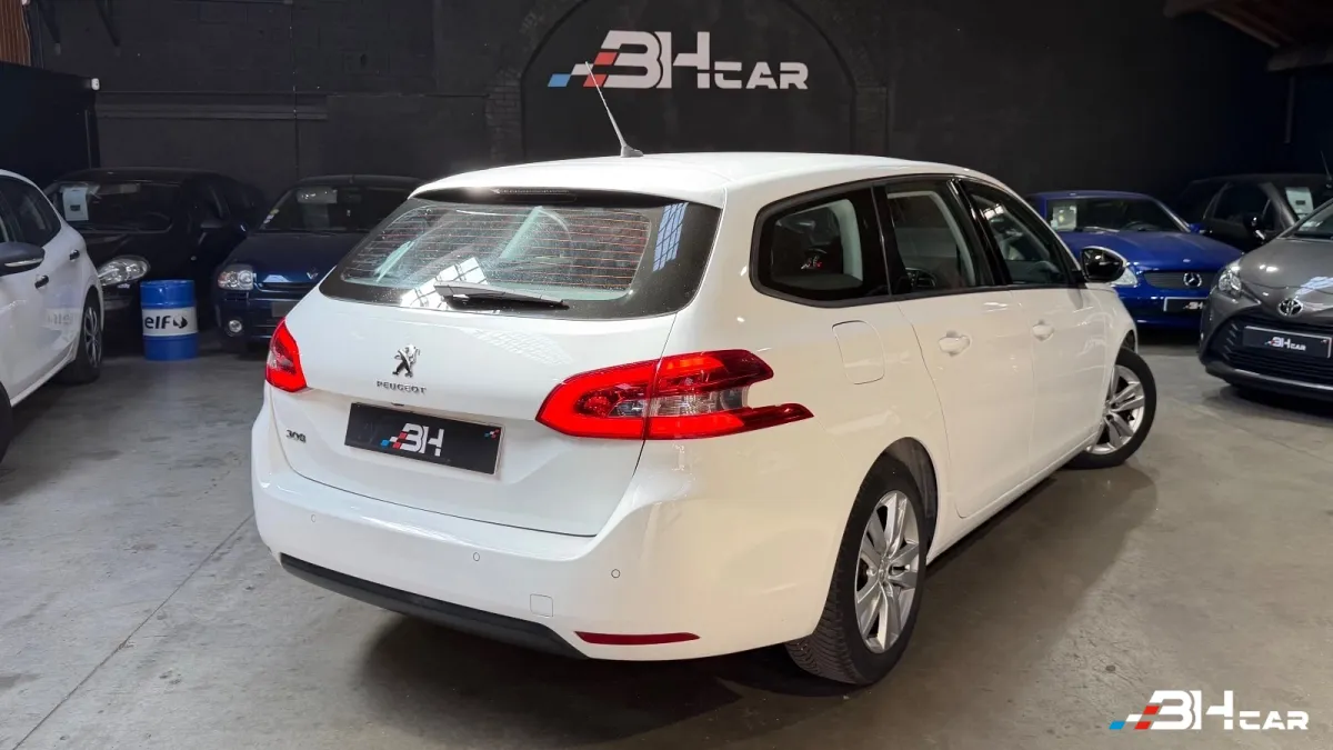 Peugeot 308 - photo 2