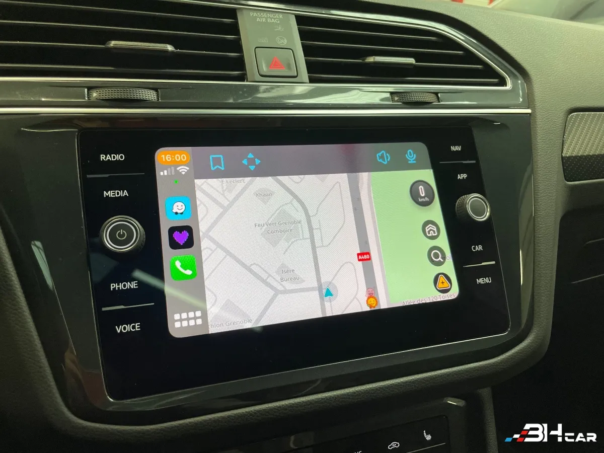 Volkswagen Tiguan - photo 14