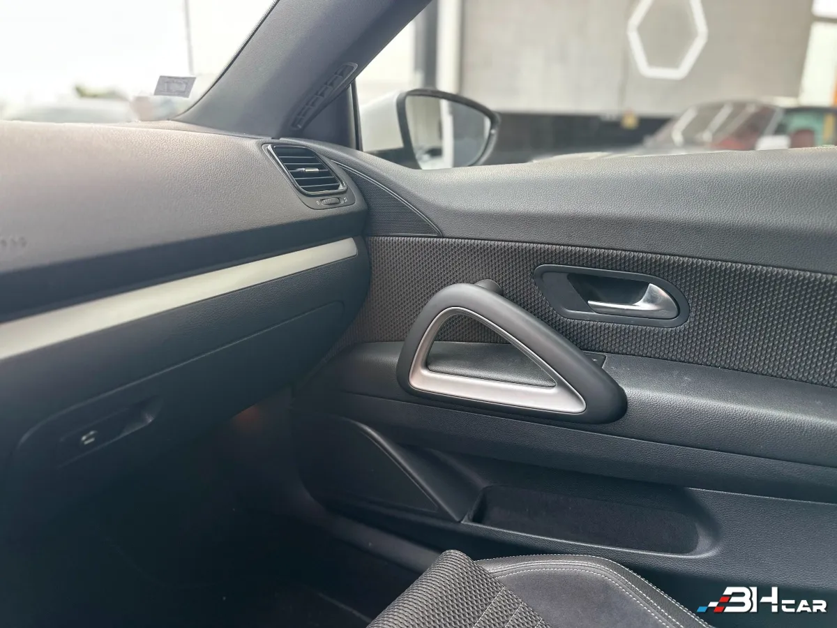 Volkswagen Scirocco - photo 17