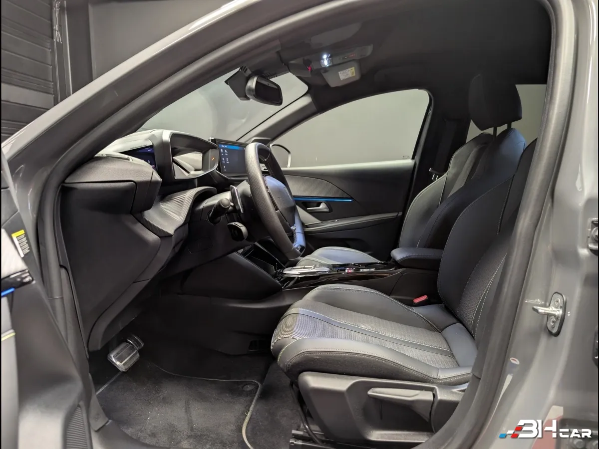 Peugeot 208 - photo 8
