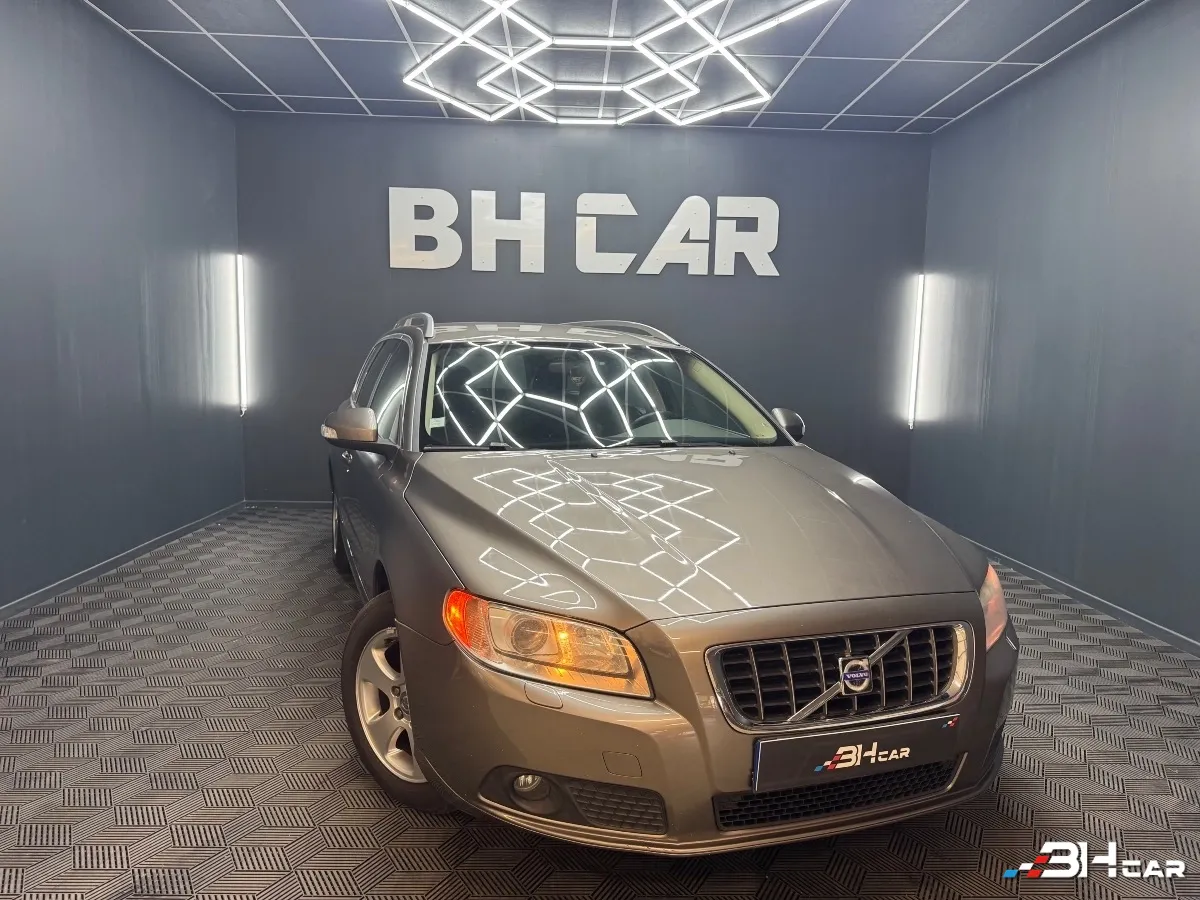 Volvo V70 - photo 2