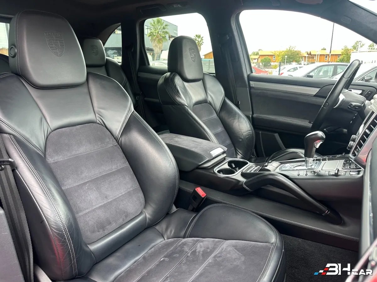 Porsche Cayenne - photo 12