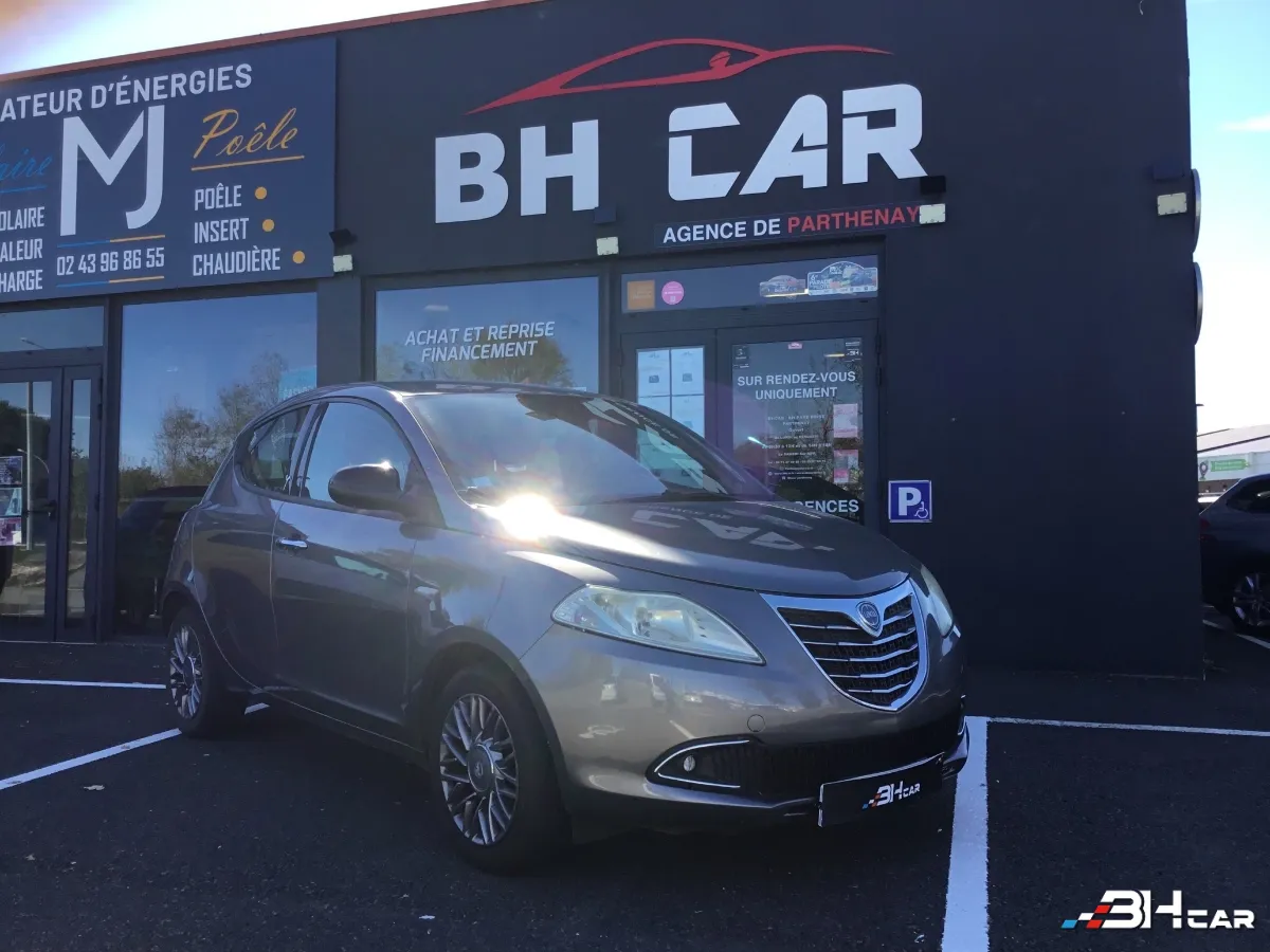 Lancia Ypsilon