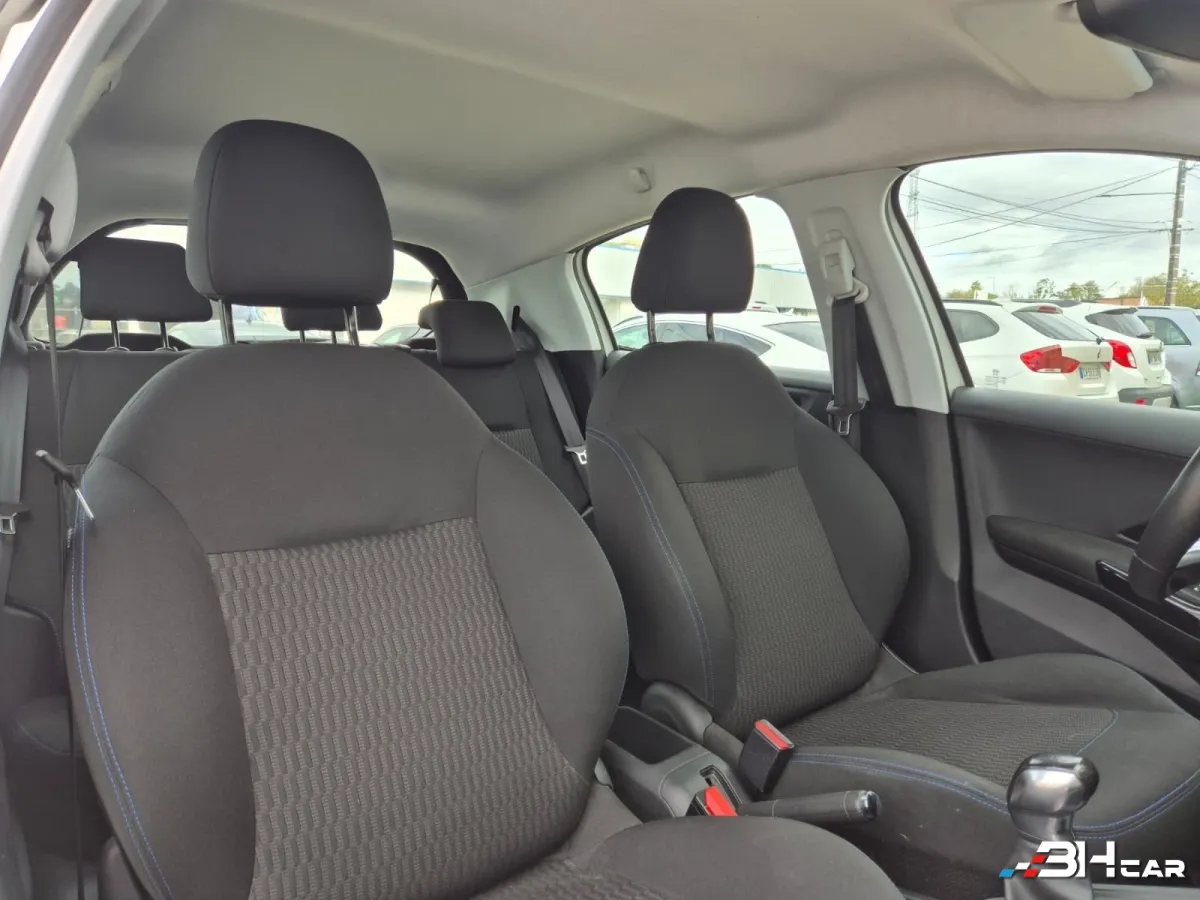 Peugeot 208 - photo 16