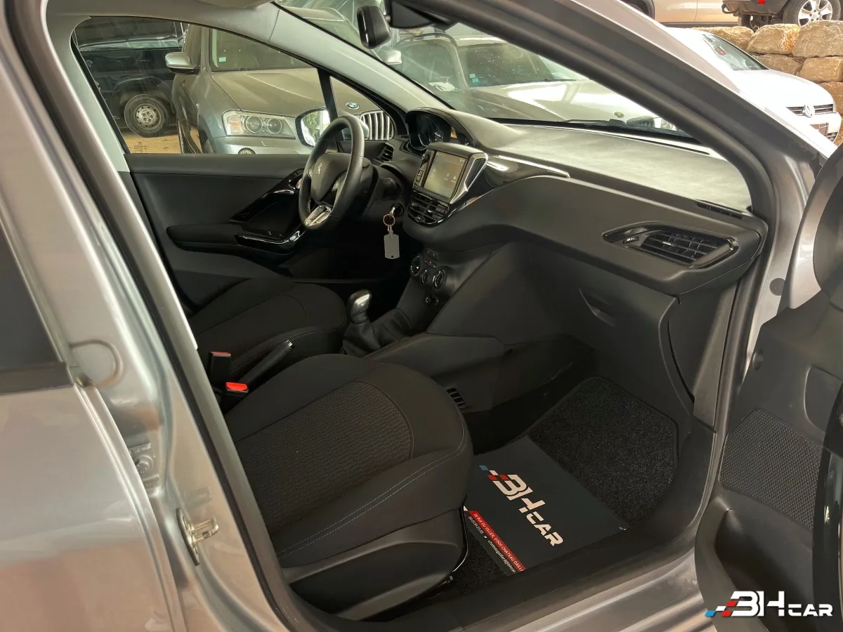 Peugeot 208 - photo 17