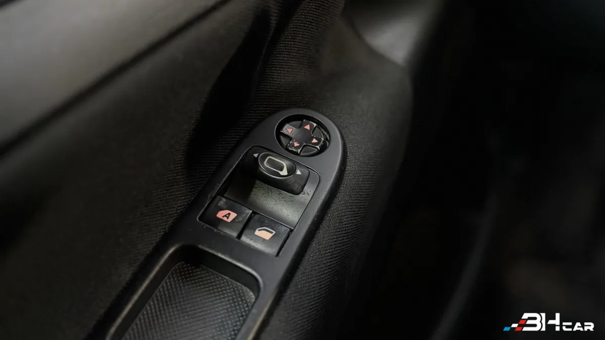 Peugeot 207 - photo 28