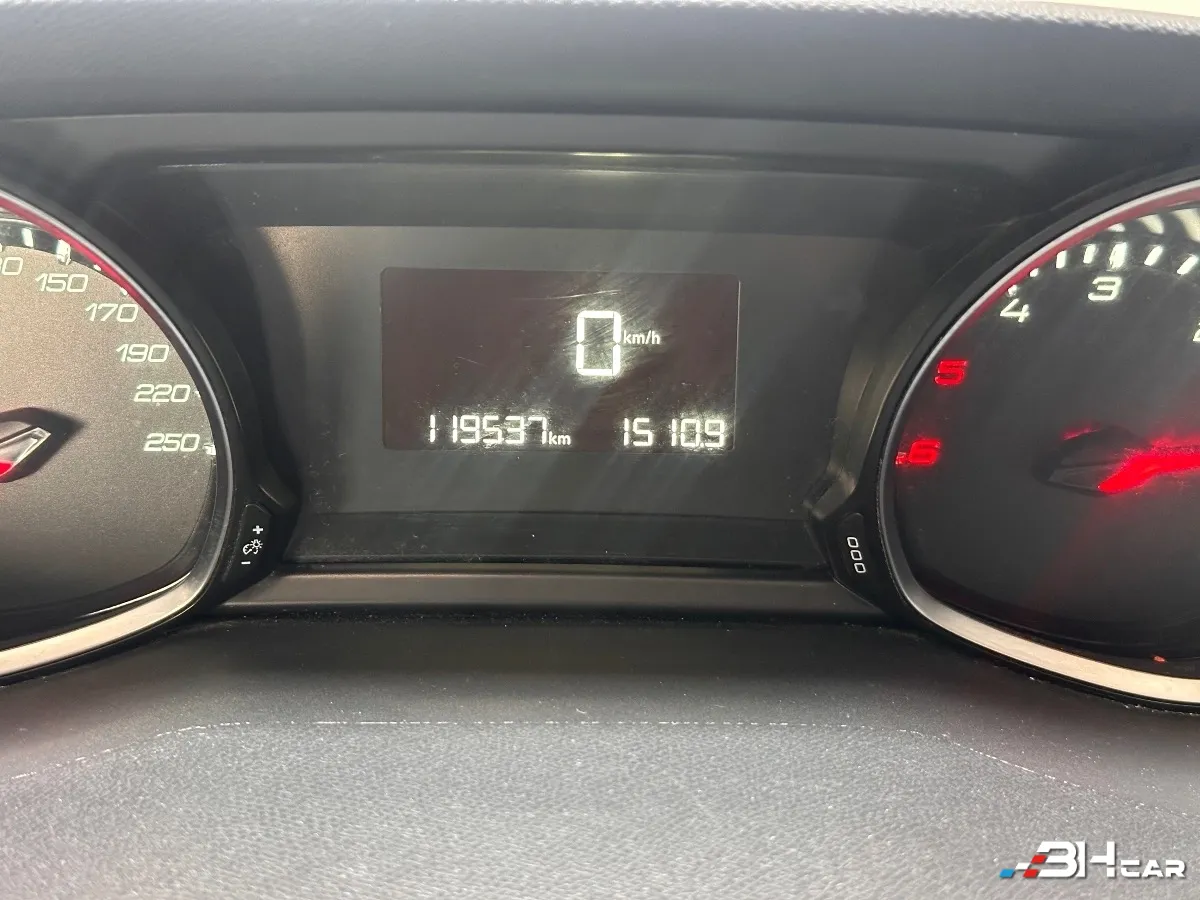 Peugeot 308 - photo 7
