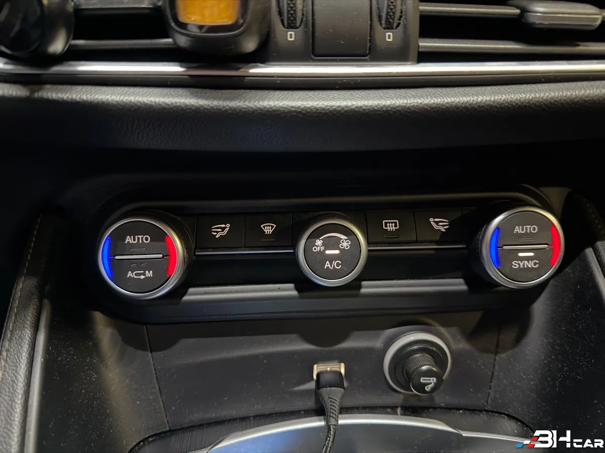 Alfa Romeo Stelvio - photo 26
