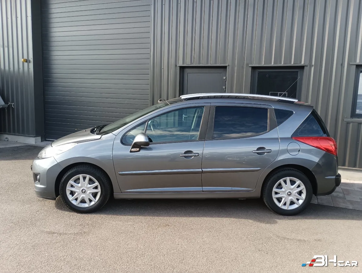 Peugeot 207 - photo 2