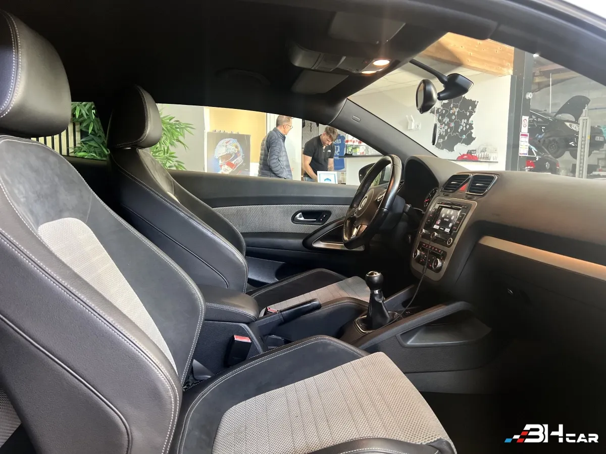 Volkswagen Scirocco - photo 13