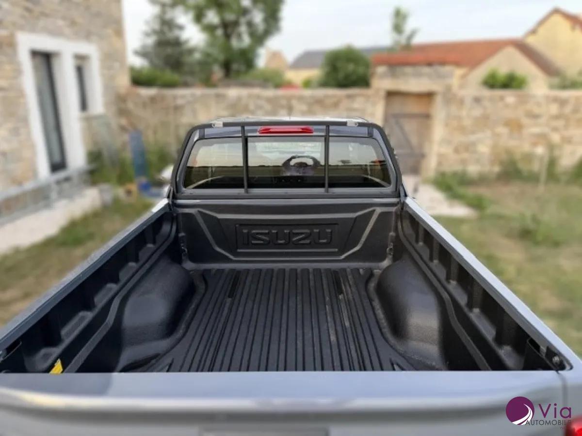 Isuzu D-max