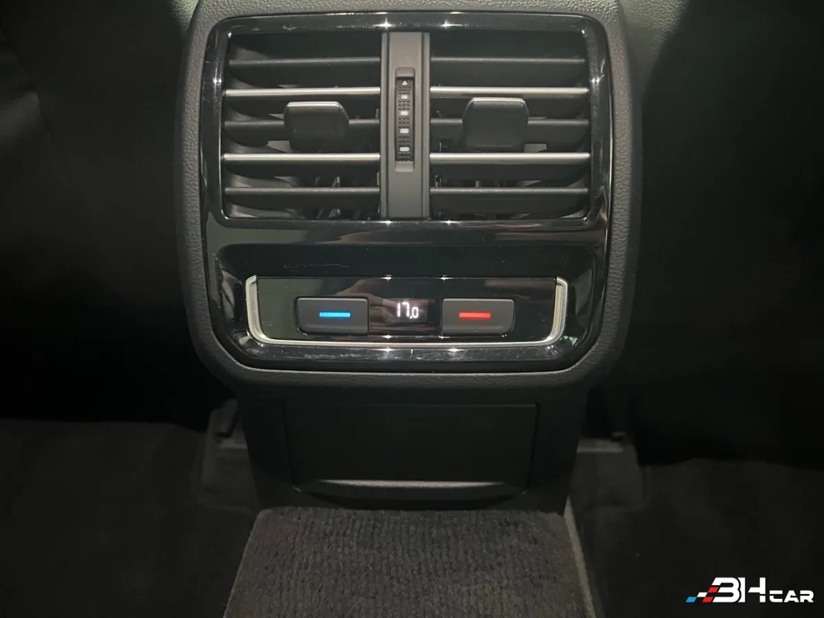 Volkswagen Passat - photo 32