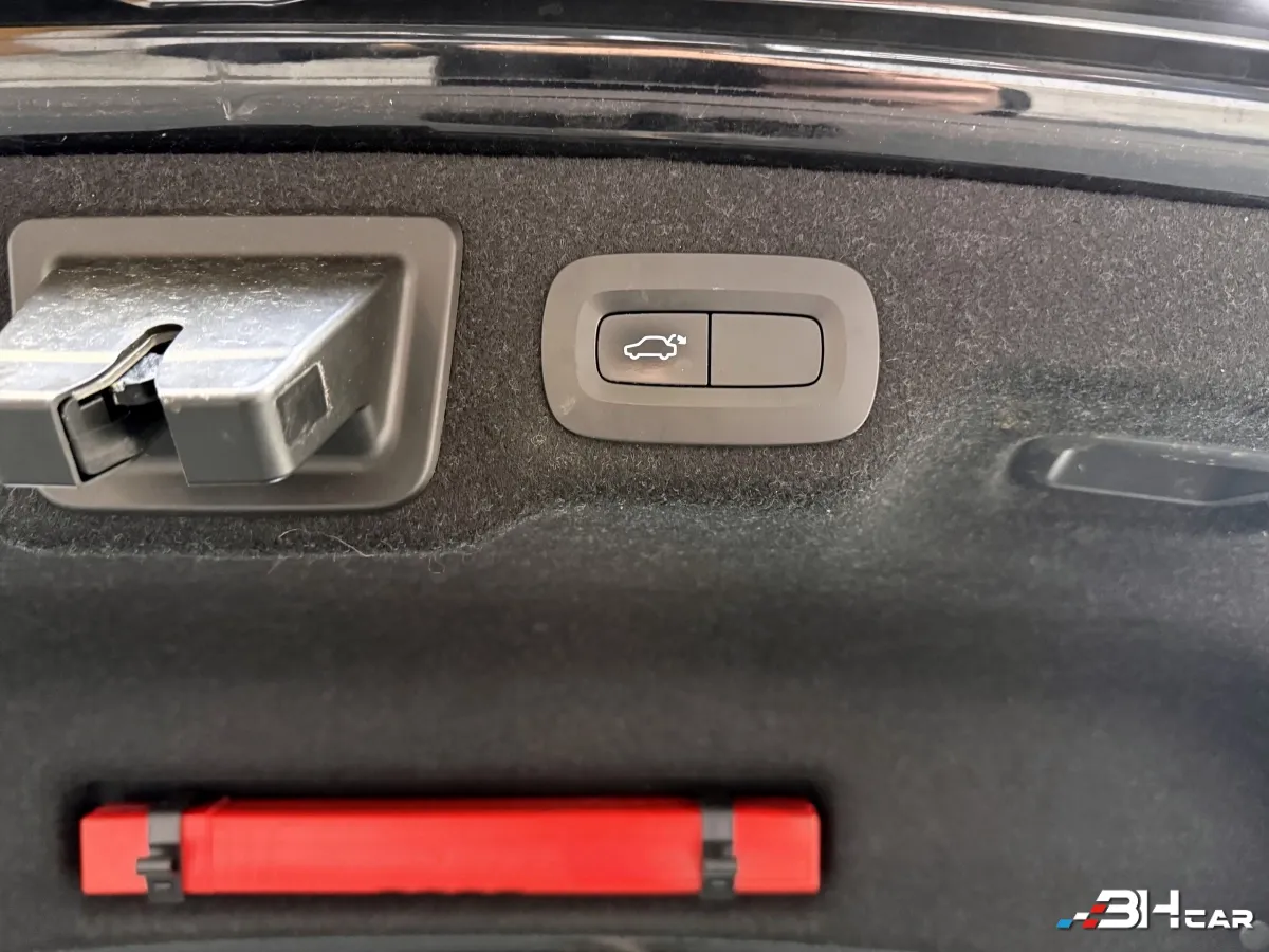 Volvo S90 - photo 24