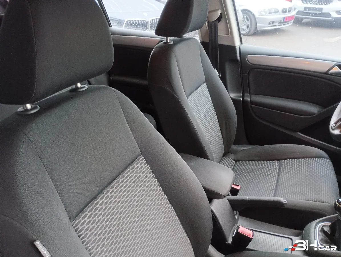 Volkswagen Golf - photo 21