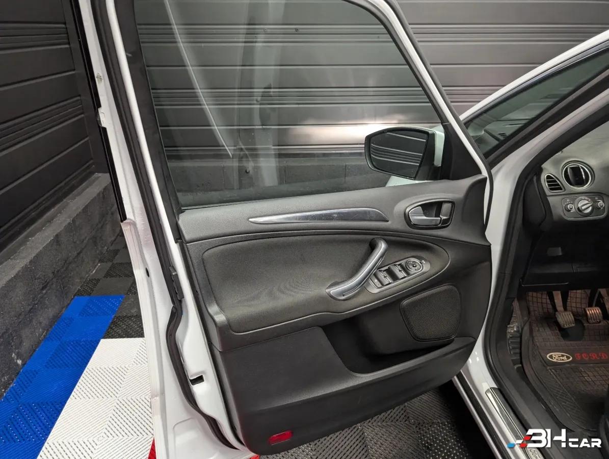 Aperçu indisponible de Ford S-max